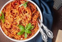 Vegan One-Pot Pasta with Classic Marinara Sauce