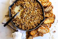 Crispy Baked Brie and Apple Tartlets: Gooey Cheese Dessert