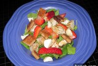 Grilled Chicken and Strawberry Arugula Salad Recipe