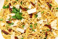 15-Minute Cream Tomato Pasta with Garlic and Basil