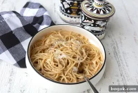 Cacio e Pepe Pasta Recipe: Classic Roman Peppery Cheese Pasta
