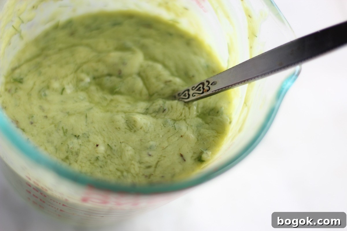 Dairy-Free Avocado Ranch Dressing - a quick and easy salad dressing that is vegan, paleo, and Whole30 friendly! | fedandfulfilled.com
