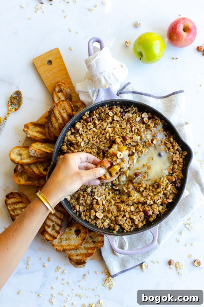 Baked Brie Apple Crisp dip
