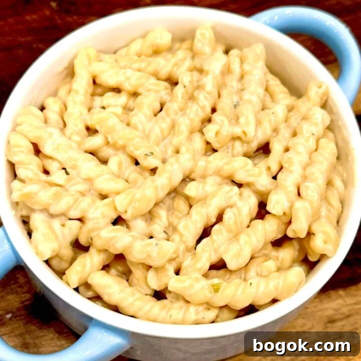 Instant Pot Garlic Herb Cheese Pasta