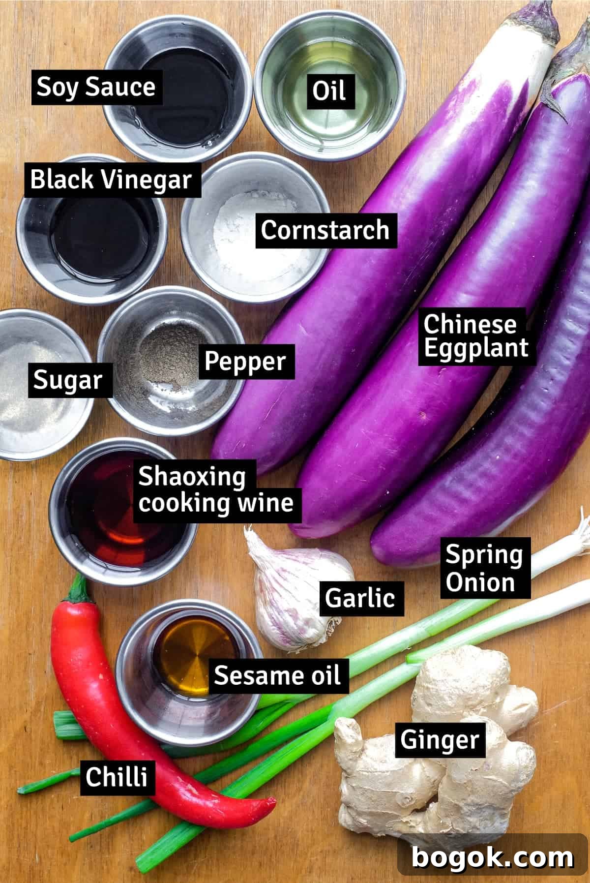 The ingredients for Chinese stir-fried eggplant