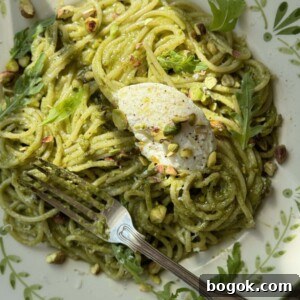 pasta al pesto pistacchio on a plate