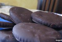 Thin Mint Cookie Crackers: Mint Chocolate Snack Recipe