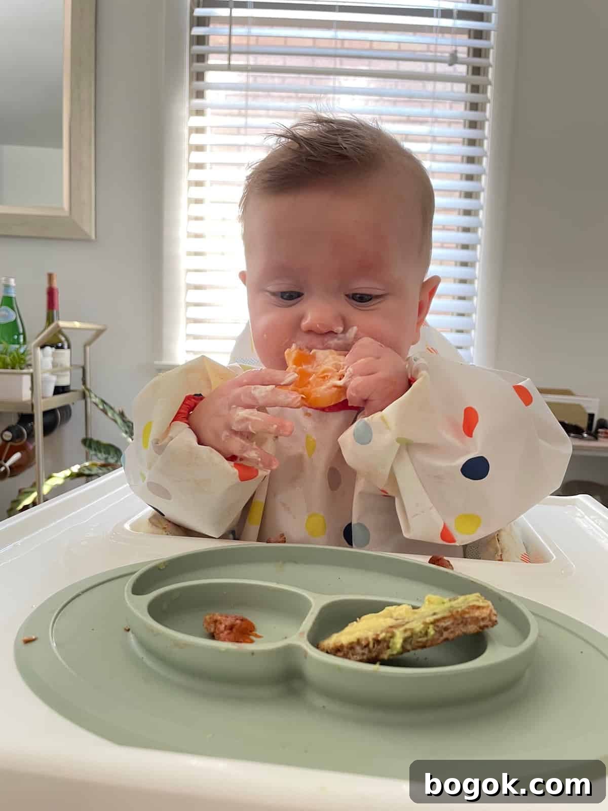 Top 6 Must-Have Items for Your 6-Month-Old Baby 5 Feeding time